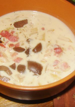 Una foto de Crema de Panceta y Aceitunas Negras para Pastas