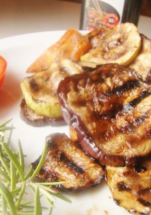 Una foto de Verduras Grilladas sabor oriental