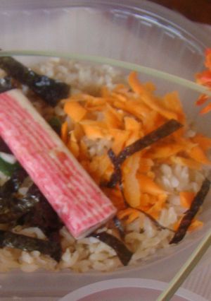 Una foto de Ensalada sushi