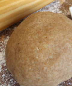 Una foto de Cheese pastry, pasta de queso para pasteles con harina de espelta