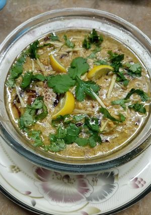 A picture of Chicken haleem.