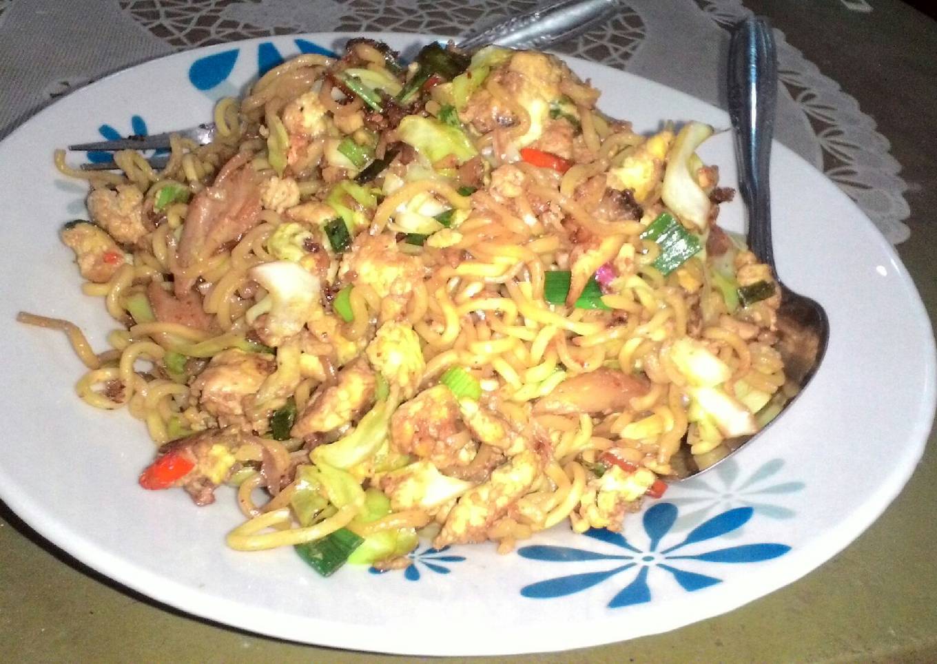 Mie instan Goreng Spesial