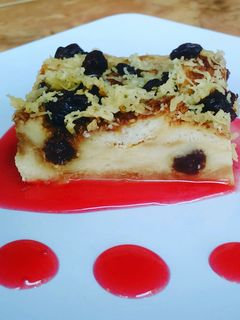 Foto resep pudding bread rum raisin