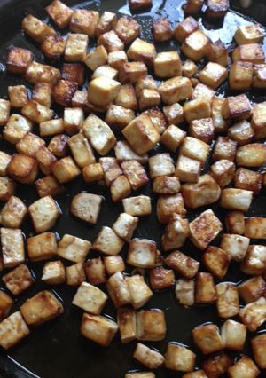 A picture of Sweet-Savory Glazed Tofu.