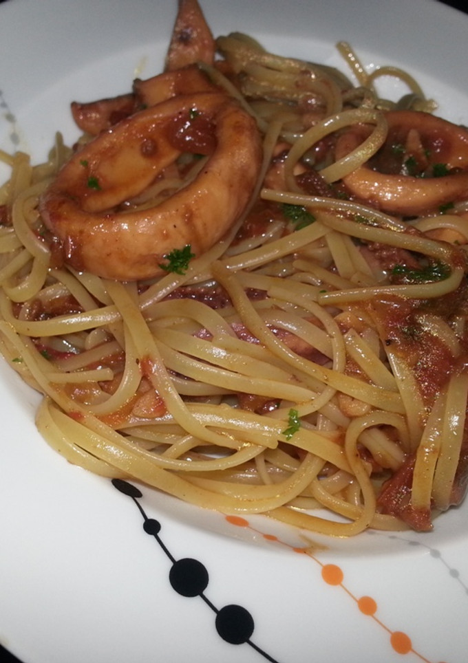 Una foto de Linguini con calamares/Pasta con calamares