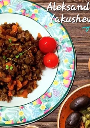 A picture of Green lentils with stewed beef, in a multi cooker.
