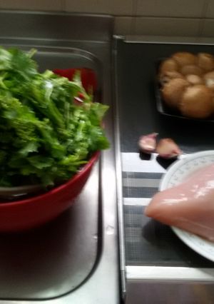 Una foto de Pechuga con portobellos