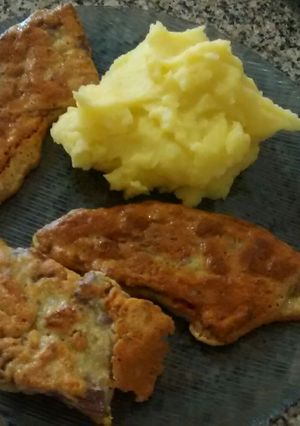 Una foto de Lampreado - Escalopes de carne con puré