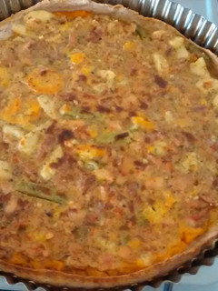Una foto de Tarta de pollo con verduras con masa integral