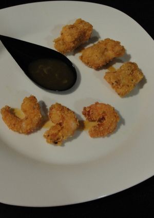 Una foto de Pollo y langostinos rebozados con Fritos (Apta para celíacos e intolerantes al huevo)
