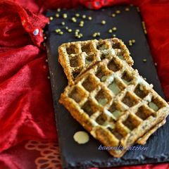 A picture of Protein packed veggie waffle.