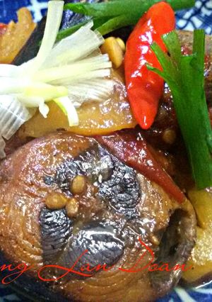 Hình của món Cá Ngừ Kho Thơm Cà.