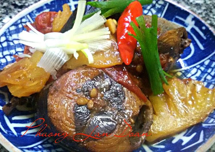 Cách Làm Món Cá Ngừ Kho Thơm Cà của Phuong Lan Doan - Cookpad