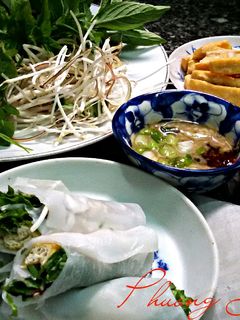 Hình của món Bánh tráng cuốn chay.