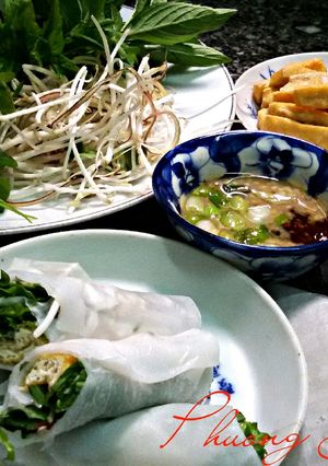 Hình của món Bánh tráng cuốn chay.