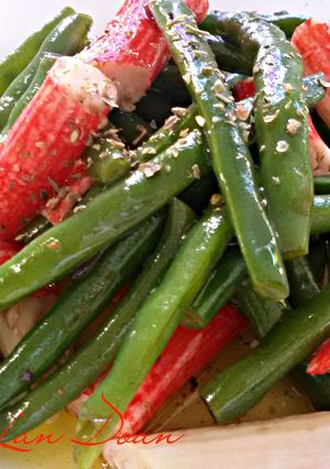 Hình của món Salad thanh cua với đậu que.