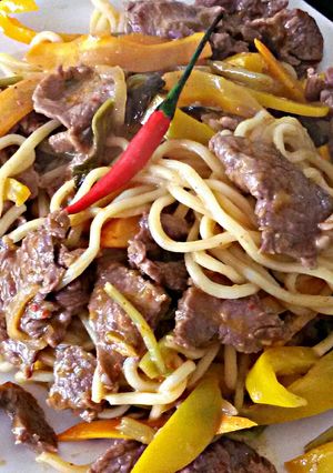 Hình của món Mỳ xào kim chi.