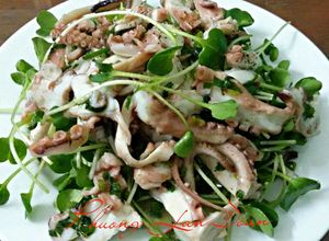 Hình của món Salad Bạch Tuộc Cải Mầm.