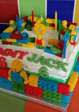 A picture of Vickys Lego Cake - Decoration Idea.