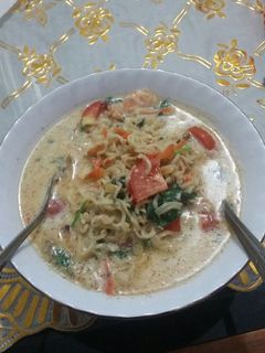 Foto resep Mi Kuah Susu Pedas