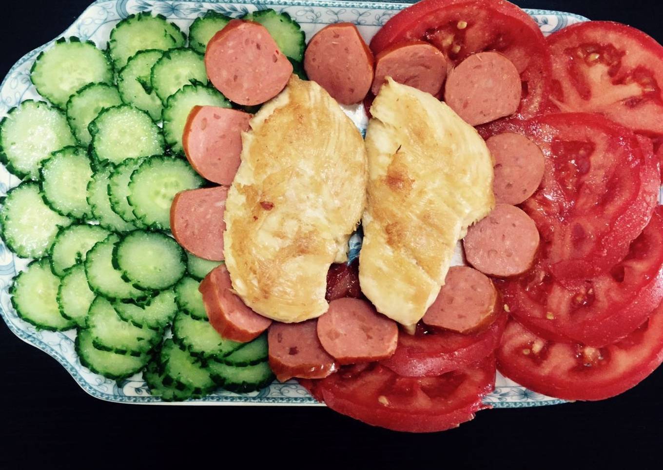 Pollo frito con ensalada