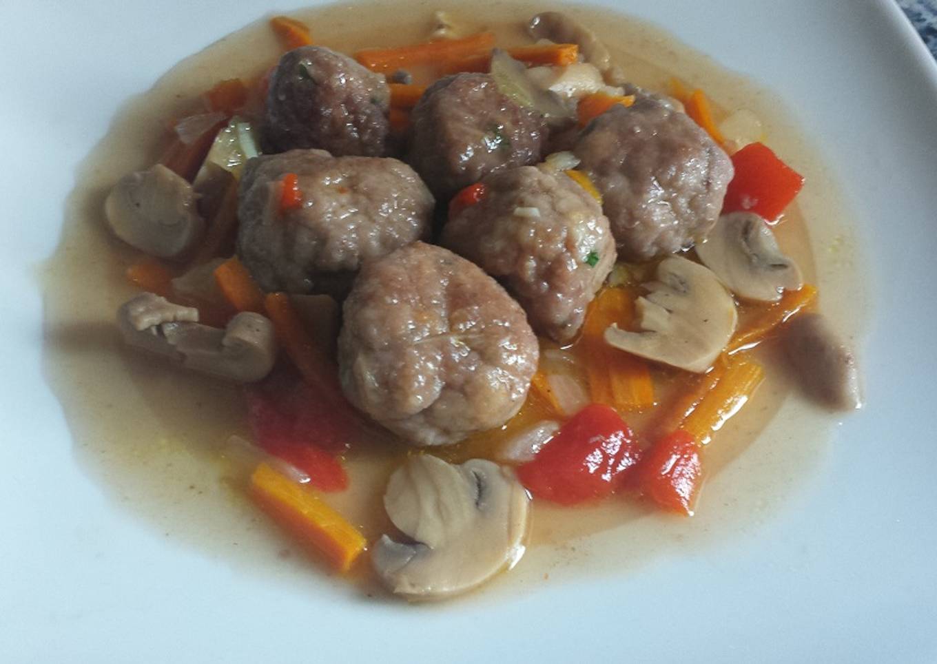 Albondigas a la jardinera