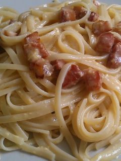 Una foto de Tallarines carbonara