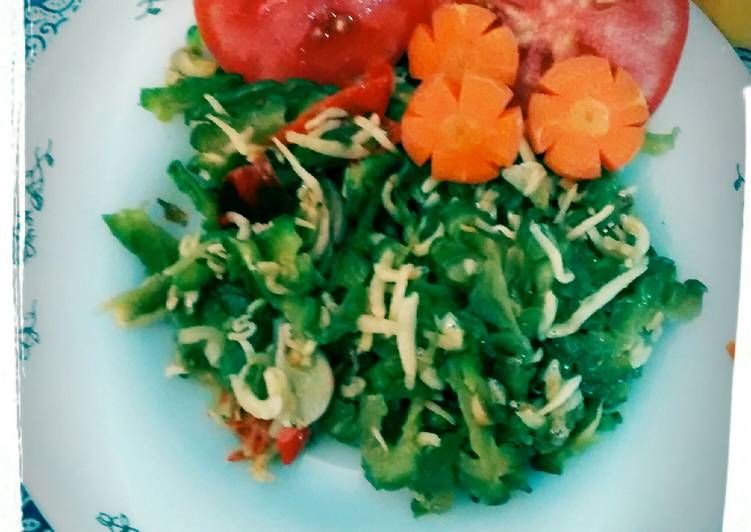 Langkah Mudah untuk Membuat oseng pare teri nasi yang praktis