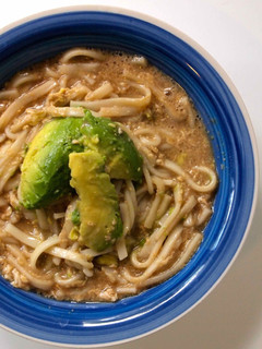 Una foto de Sopa de fideos con salsa de soja dulce (muy fácil! muy rico!)