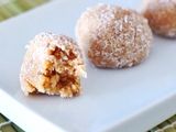 Trufas de coco sin azúcar y sin gluten (Video receta). 