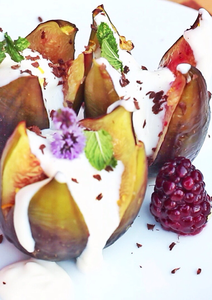 Una foto de Higos al horno con yogur. Video Receta. 