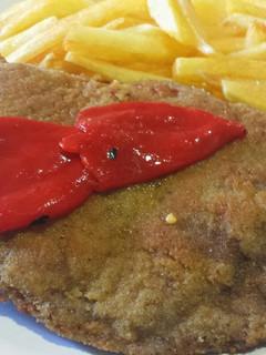 Una foto de Cachopo de cecina y queso de cabra