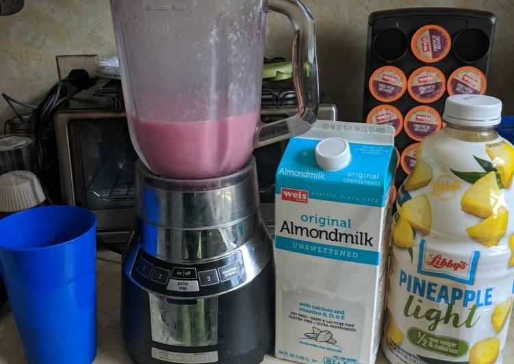 Simple Way to Prepare Homemade Dragon Fruit Smoothie