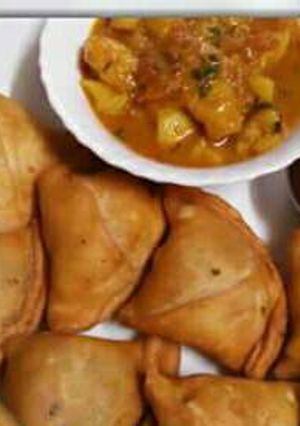 A picture of Home made Samose.