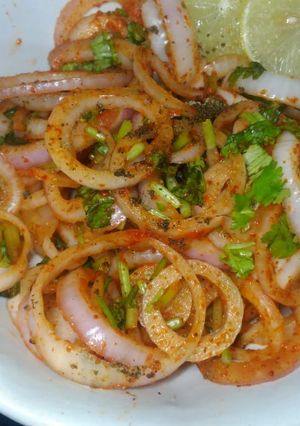 লাচ্ছা অনিয়ন স্যালাড(laccha onion salad recipe in Bengali) রেসিপির প্রধান ছবি