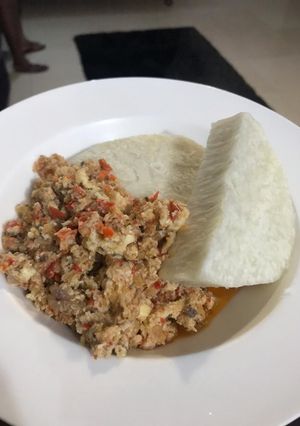 A picture of Scrambled Eggs and Boiled Yam.