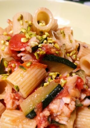 Foto di Mezzi rigatoni con ragù di scorfano rosso