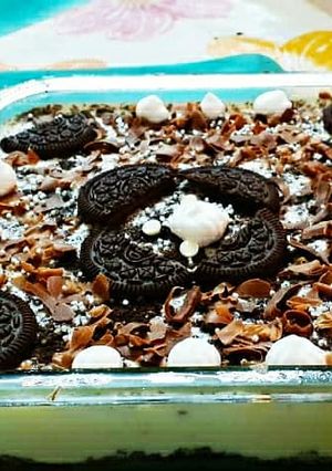 A picture of Oreo cream pudding.