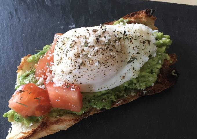 Simple Way to Make Toast à l’avocat et œuf poché