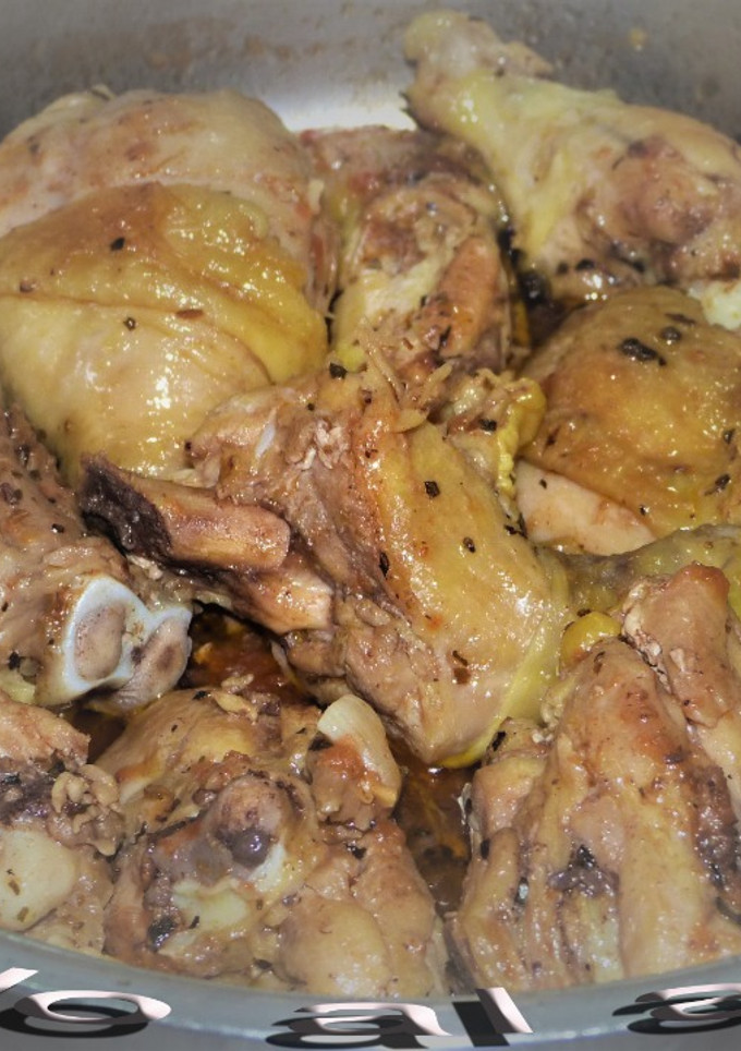 Una foto de Pollo al ajillo