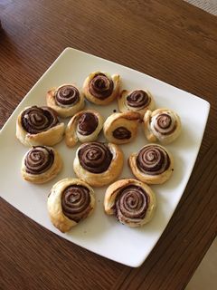 Gyors nutellás csiga 🍫 recept fotója