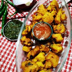 A picture of Pakoda.