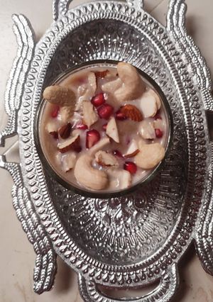 ચીકુ શેક (Chickoo Shake Recipe In Gujarati) રેસીપી મુખ્ય ફોટો