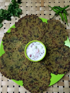 મિક્સ ભાજી ના ઢેબરા (Mix Bhaji Dhebra Recipe In Gujarati) રેસીપી મુખ્ય ફોટો