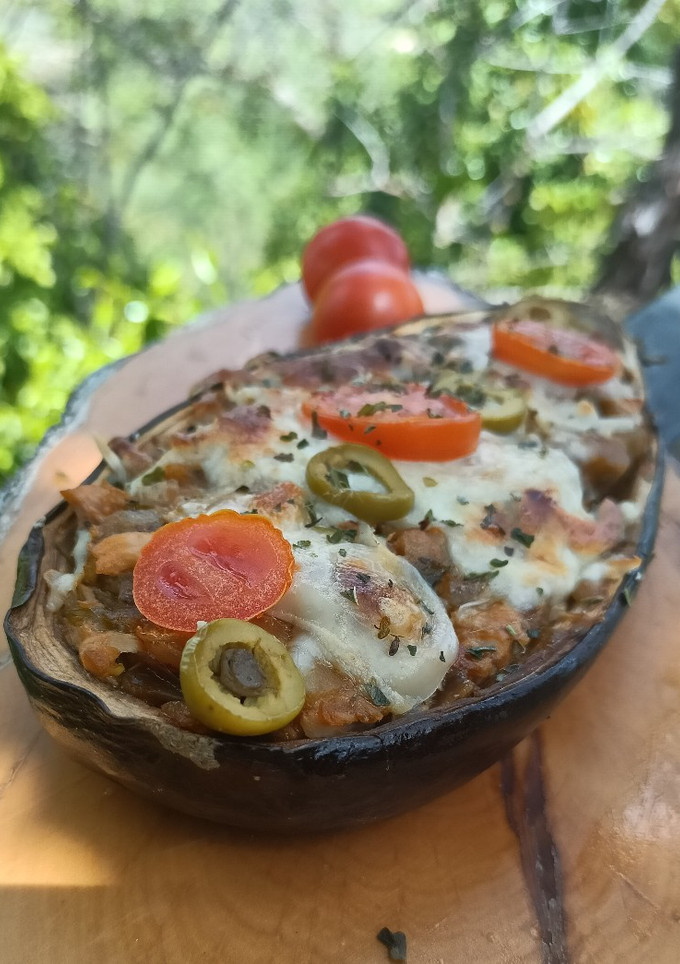 Una foto de Berenjena rellena de atún y pisto