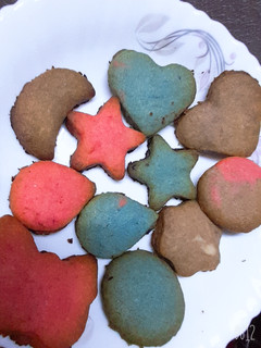A picture of Rainbow 🌈 Butter 🧈 cookies 🍪.