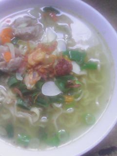 Foto resep mie kuah pedas toping baso 