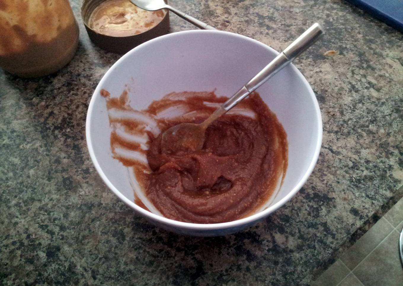 Sweet and spicy peanut sauce