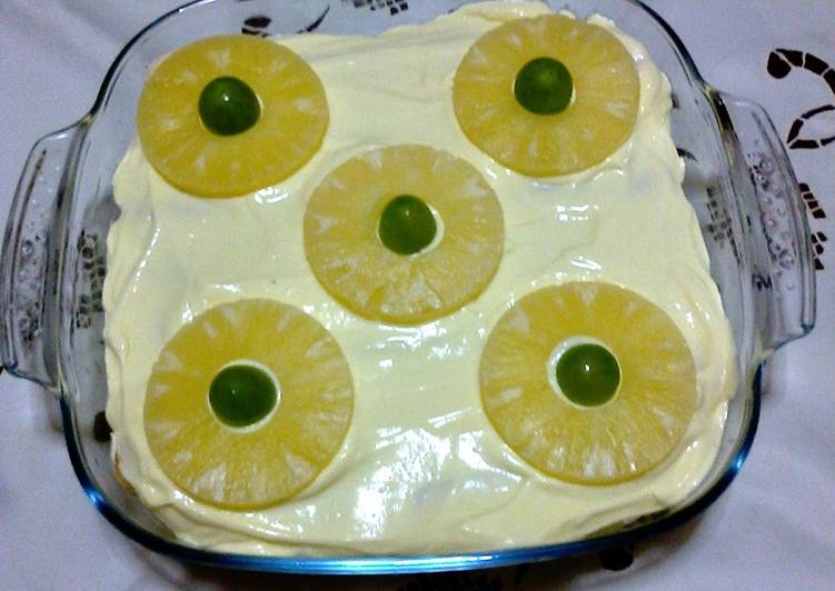 Tiramisú con ananás