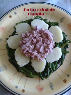 Una foto de Ensalada de chauchitas, papas y atún 